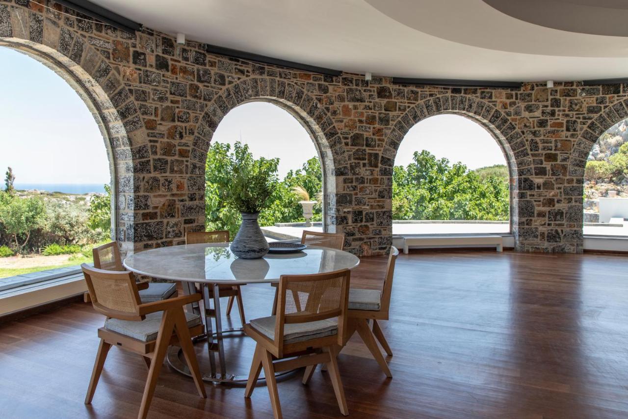 Pristine Seaview , With 5-star Access Vilă *